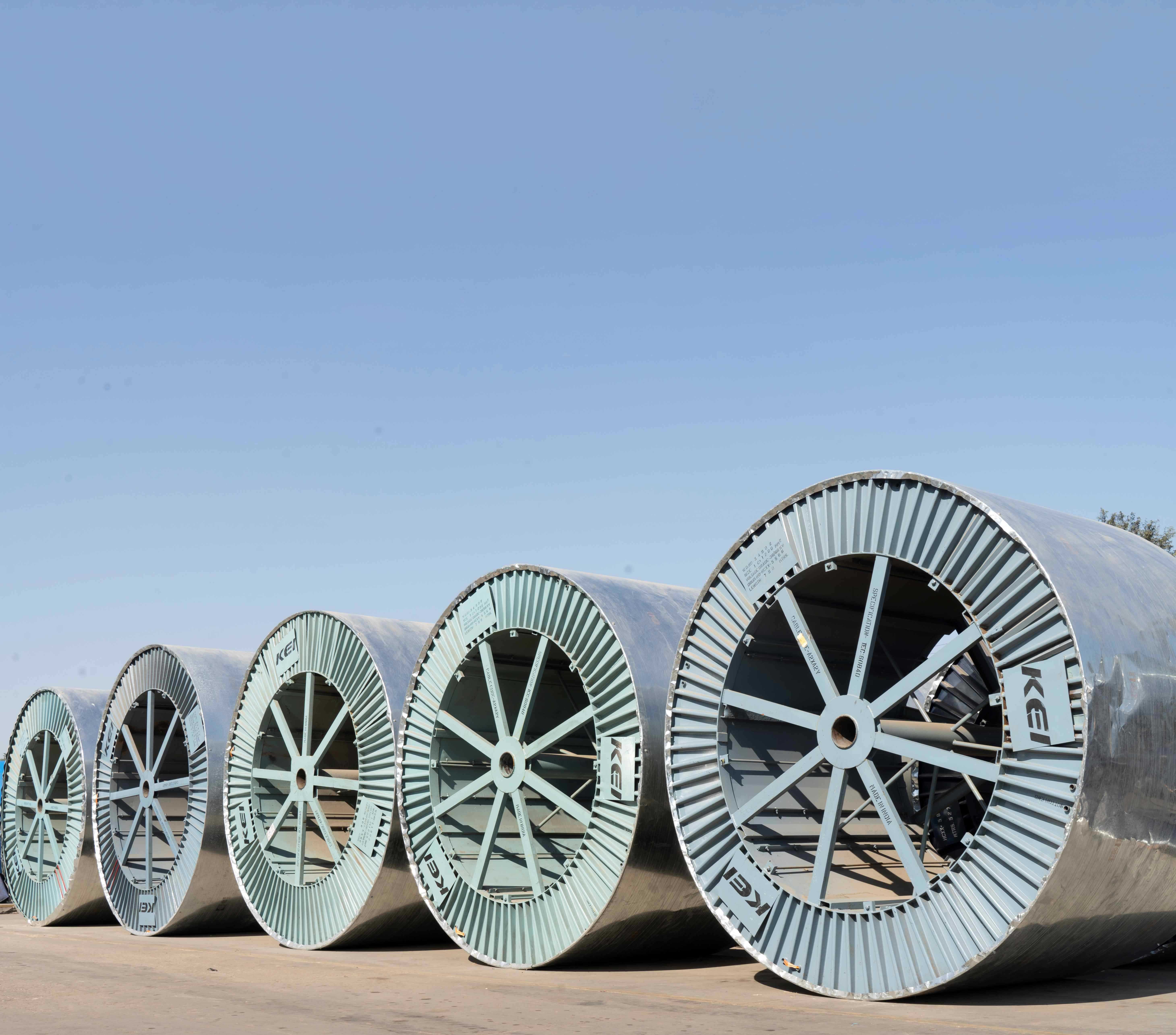 reelswithbluebackground