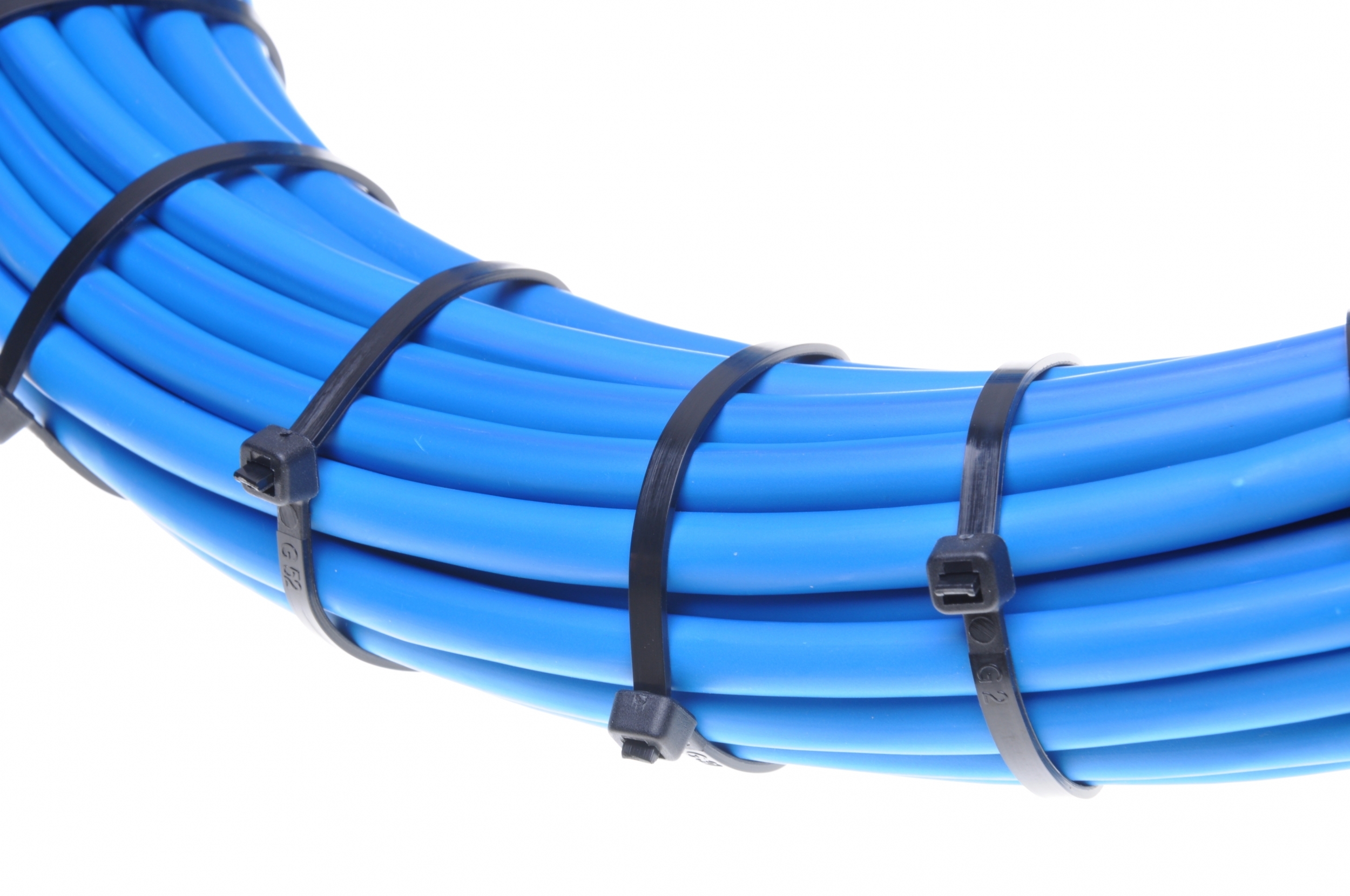 blue-bundled-cable.jpg